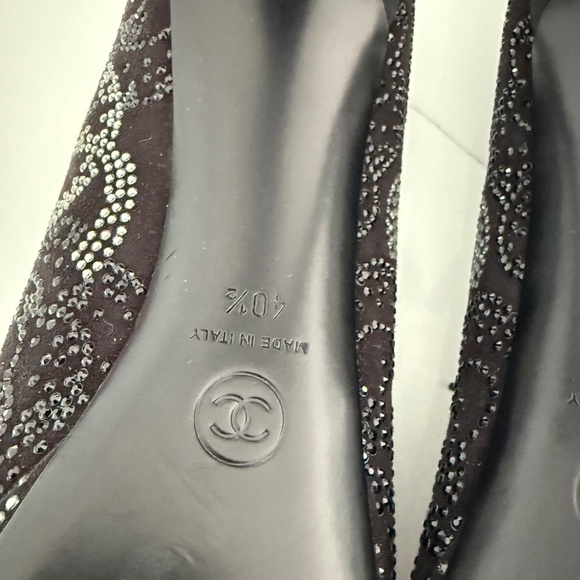 Chanel Logo Rhinestone Embellished Pumps Evening Heels Shoes 40.5 - Picture 8 of 9